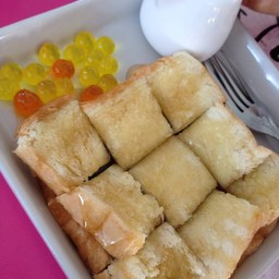 ขนมให้ลูกค้าตัวเล็ก