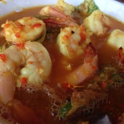 แกงส้มชะอมกุ้ง