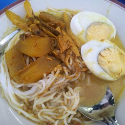 ขนมจีน หน้าตึก D อิรวดีเก็ตโฮ่