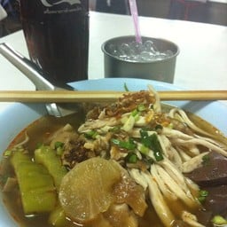 ก๋วยเตี๋ยวไก่มะระ