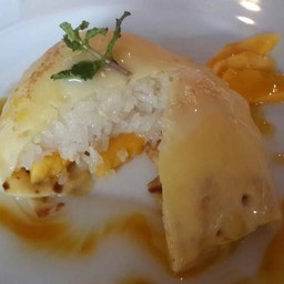 ข้าวเหนียวมะม่วง Red Room