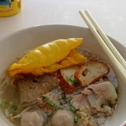 ร้านก๋วยเตี๋ยว ไม่มีชื่อ