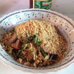 แจ๋ว ก๋วยเตี๋ยวน้ำตก