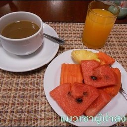 ตบท้ายด้วยผลไม้รวม และกาแฟอีกถ้วย
