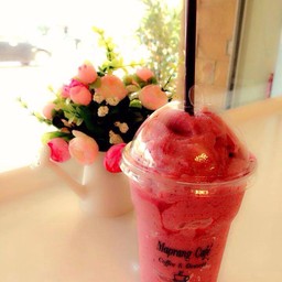 สตอเบอรี่สมูทตี้