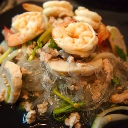 ยำวุ้นเส้น 80 บาท