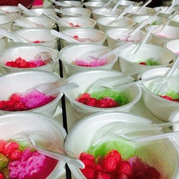 ทับทิมกรอบร้านของเล่น