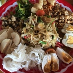 ส้มตำถาด