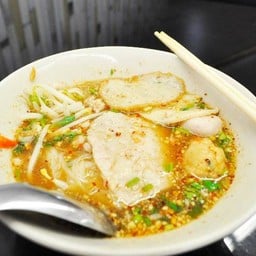 บ้านเตี๋ยวต้มยำหมูแผ่น