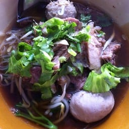 ก๋วยเตี๋ยวเนื้อ วัดดงมูลเหล็ก