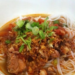 จนมจีนน้ำเงี้ยว