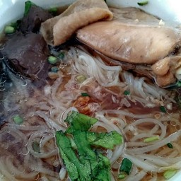 ก๋วยเตี๋ยวไก่ตุ๋น 