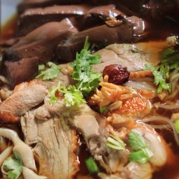 ก๋วยเตี๋ยวเป็ด ดินแดง