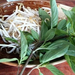 ผู้ใหญ่ดมข้าวต้มฟรี