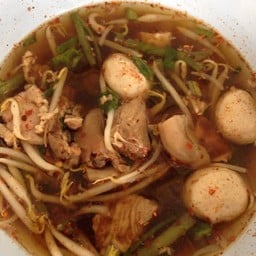 ไม้ม้วน ก๋วยเตี๋ยววัดงมูลเหล็ก