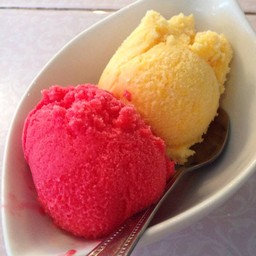 ไอติม แตงโมกับส้มครับ