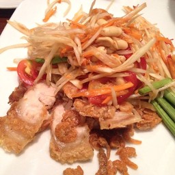 ส้มตำหมูกรอบ