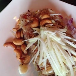 ข้าวผัดแหนมทรงเครื่อง