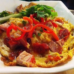 ข้าวไข่ข้นหมูแดง อร่อยๆ 
