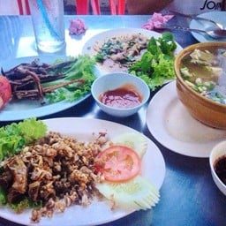 ต้มแซบเห็ดรวม+ไส้อ่อนทอดกระเทียม+ปากเป็ดทอด+น้ำตกหมู ทุกๆเมนูแซบเว่อร์