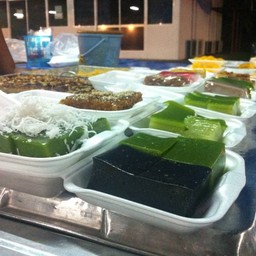 บุ๋ม ลอดช่องไทย