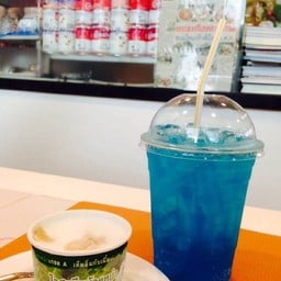 อิตาเลียนโซดา ปะทะ ไอติมน้อยหน่า