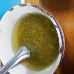 ร้านก๋วยเตี๋ยวต้นยาง