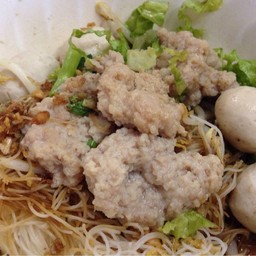 ก๋วยเตี๋ยวหมู เจ๊รัก บางพลัด