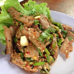 เจ๊น้อยส้มตำบ้านเพ