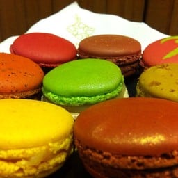 ราคาเริ่มต้นที่ชิ้นละ 22  38  49 และ65 บาทนะค่ะ 