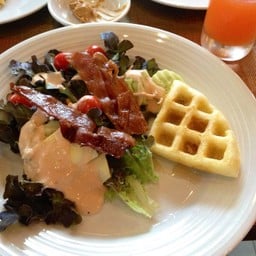 สลัดผัก บุฟเฟ่ต์อาหารเช้า :))