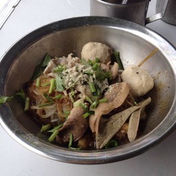 ก๋วยเตี๋ยวหมูแห้ง