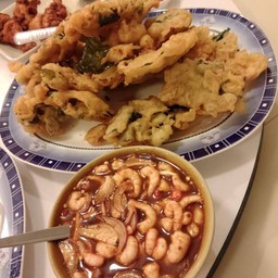 ยำตำลึงทอ