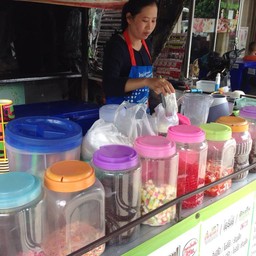 พี่คนขายใจดีมากๆ 