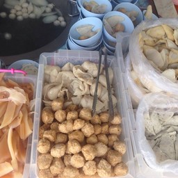 เจ๊หมวยลูกชิ้นปลา ชลบุรี