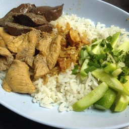 ก๋วยจั๊บ วัดโรงช้าง