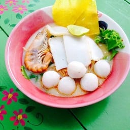 ก๋วยเตี๋ยวทะเล-ข้าวราดแกง แยกสันคะยอม