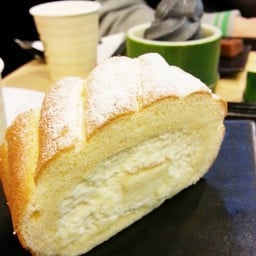 Hokkaido cheese cream roll 