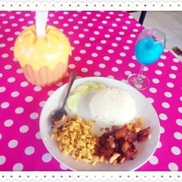 อาหารจานเดียวก็มีนะค่ะ เมนูหมูทอดไข่คั่ว
