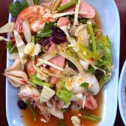 ยำรวมมิตร หนักเครื่อง 60บาท