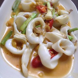 ปลาหมึกผัดไข่เค็ม