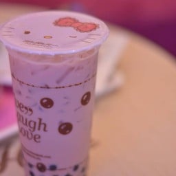 Hello Kitty Pink Milk Tea 70฿