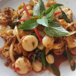 หอยเชลล์ผัดน้ำพริกเผา