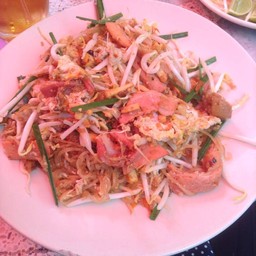 ผัดไทเบคอน