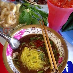 ก๋วยเตี๋ยวเรือคนโบราณหวันโลก