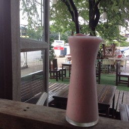 โยเกิร์ตสตอเบอร์รี่ปั่น