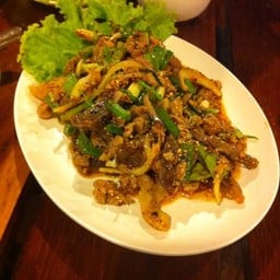ลาบเป็ดเผ็ดๆ(ขนาดสั่งว่าไม่เผ็ดแล้วนะ)เนื้อเป็ดไม่ค่อยมี