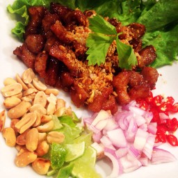 คอหมูคั่วเกลือ