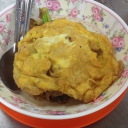 ผัดซีอิ้วเส้นใหญ่ไข่เจียว