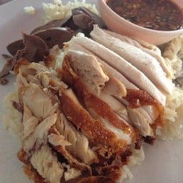 จานผสมกลมกล่อมเข้ากันดีทีเดียว